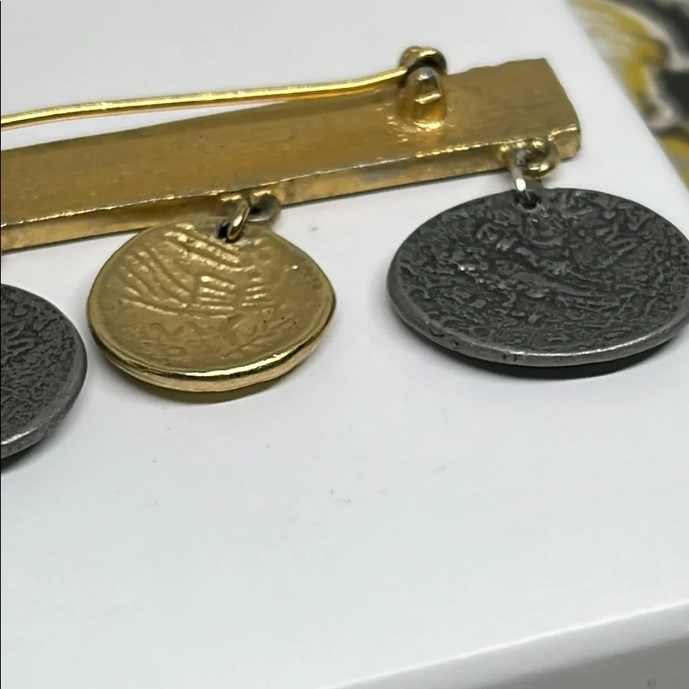 N/A elegant gold